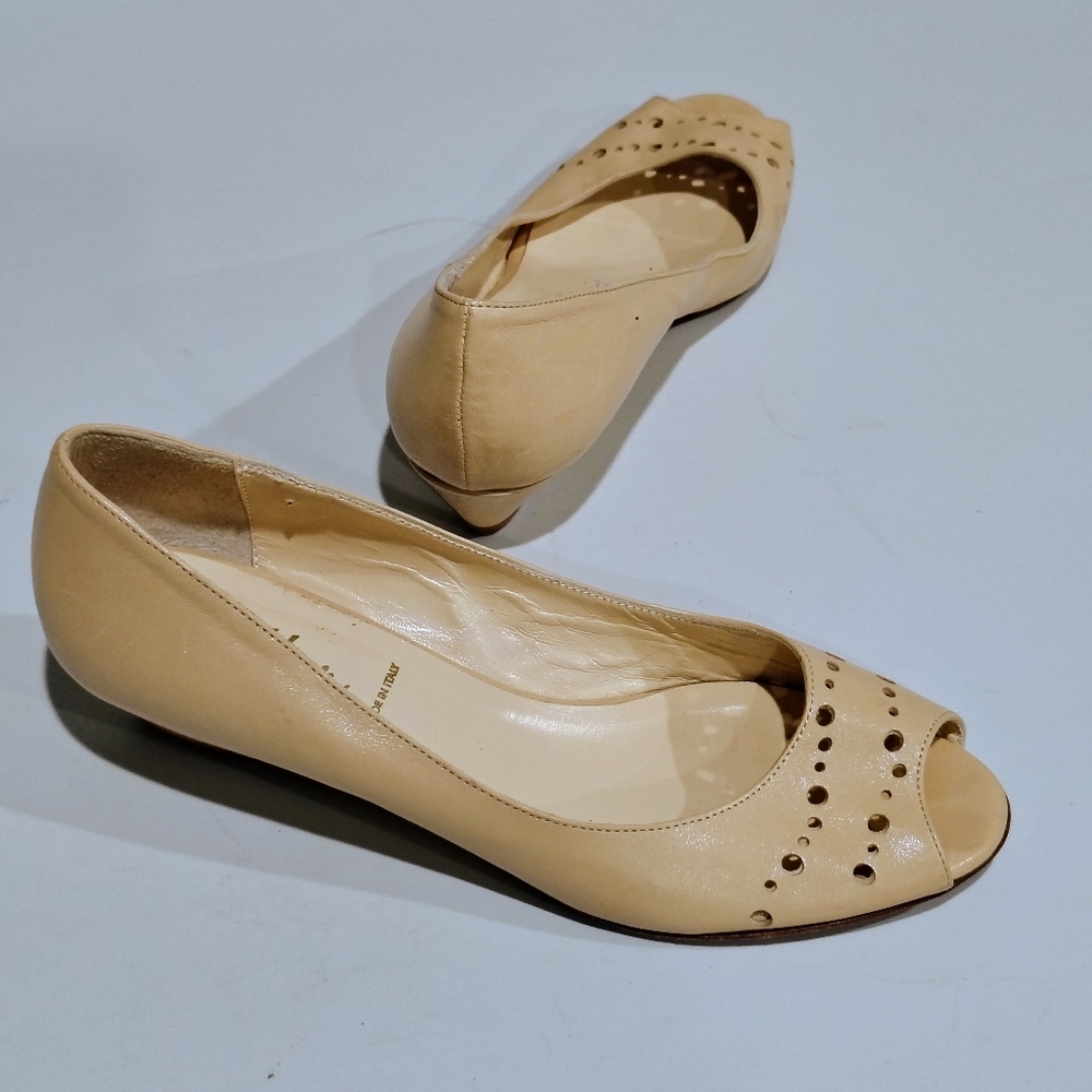Butter  Women's Tan Peep-Toe Slip-on Flats Size 8
